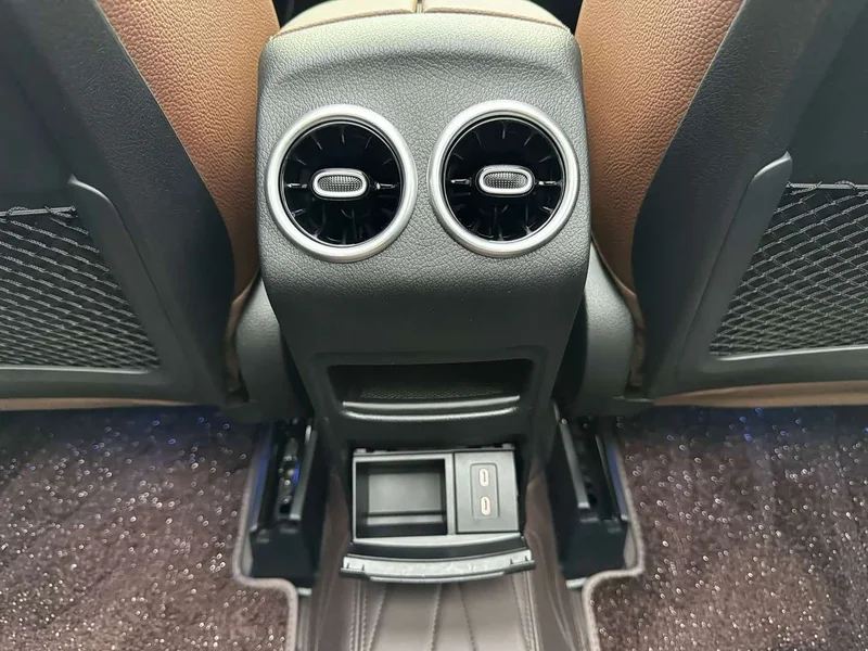 Mercedes-Benz GLB-Class — фото 14