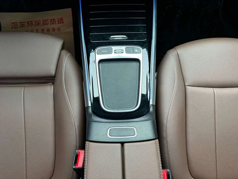 Mercedes-Benz GLB-Class — фото 15