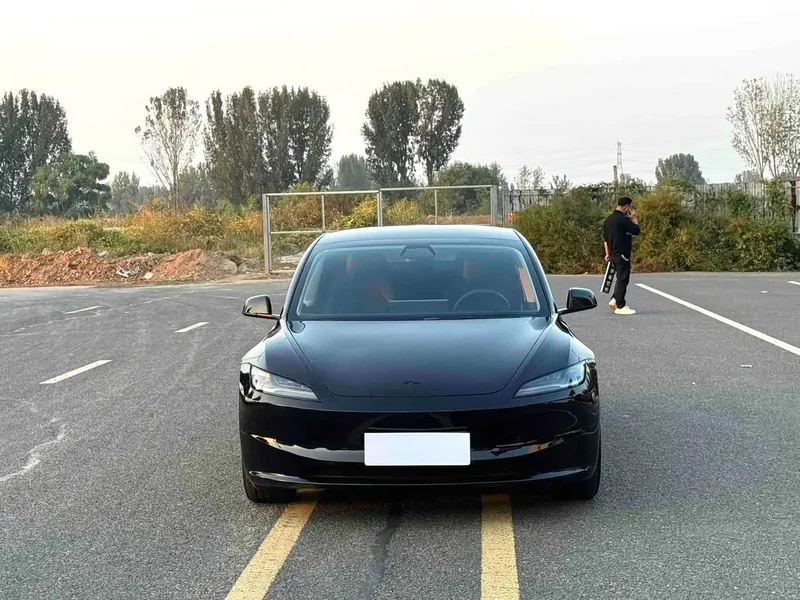 Tesla Model 3 — фото 2
