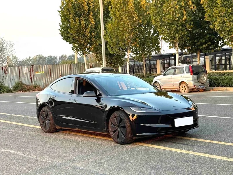 Tesla Model 3 — фото 3