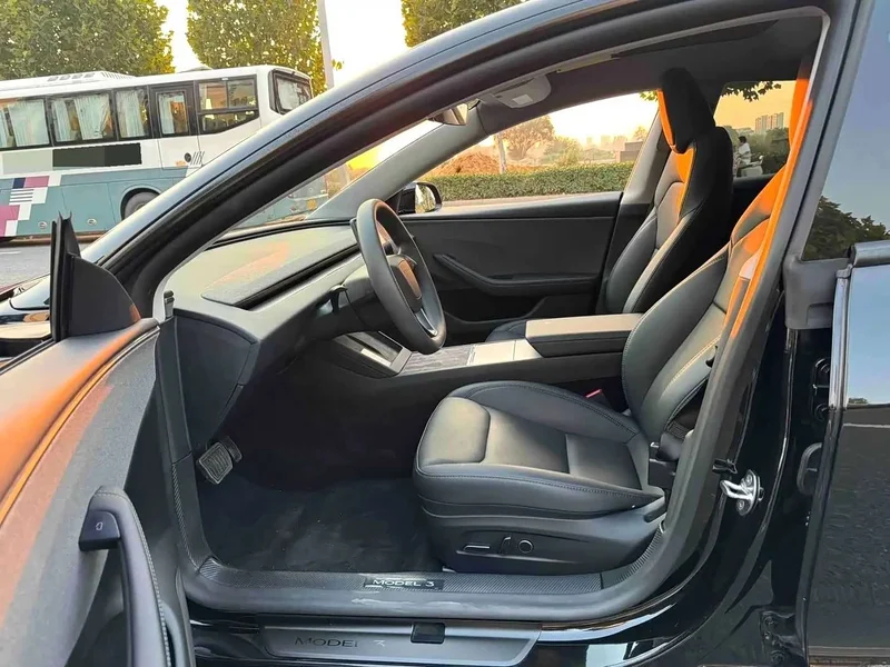Tesla Model 3 — фото 4