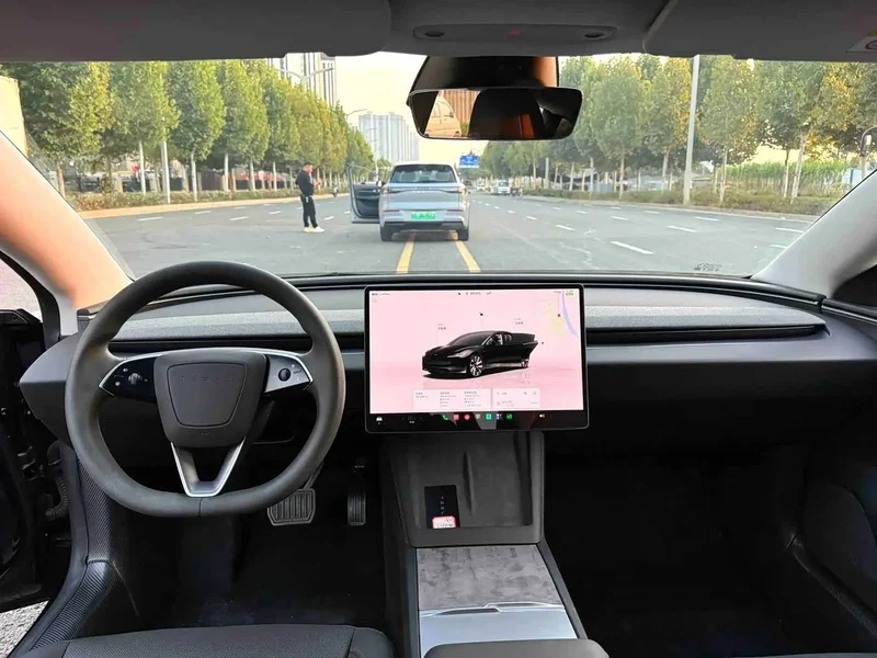 Tesla Model 3 — фото 6