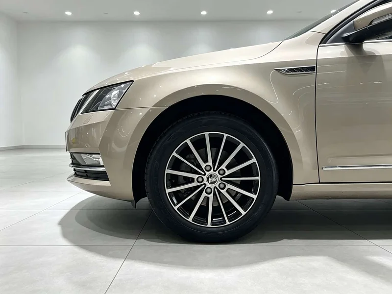 Volkswagen Octavia — фото 12