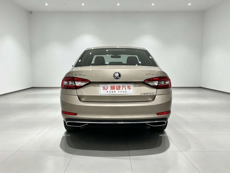 Volkswagen Octavia — фото 10