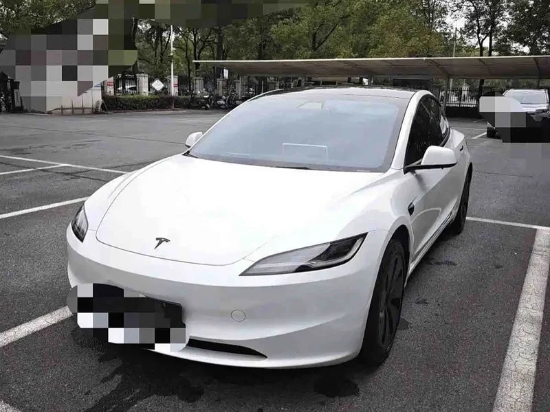 Tesla Model 3 — фото 1