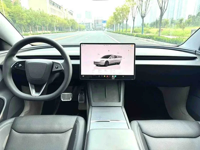 Tesla Model 3 — фото 4
