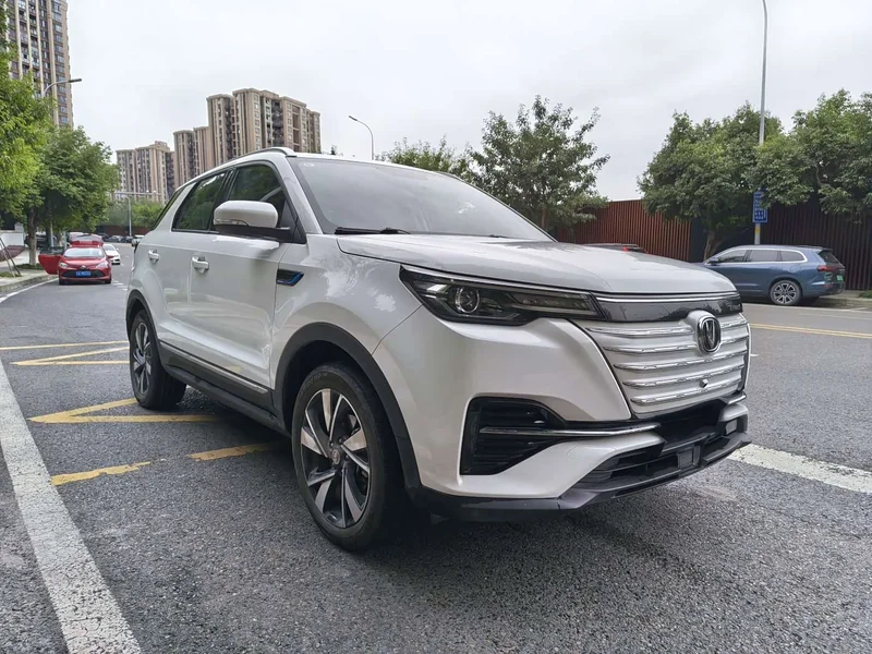 Changan CS55 Pure Electric — фото 3