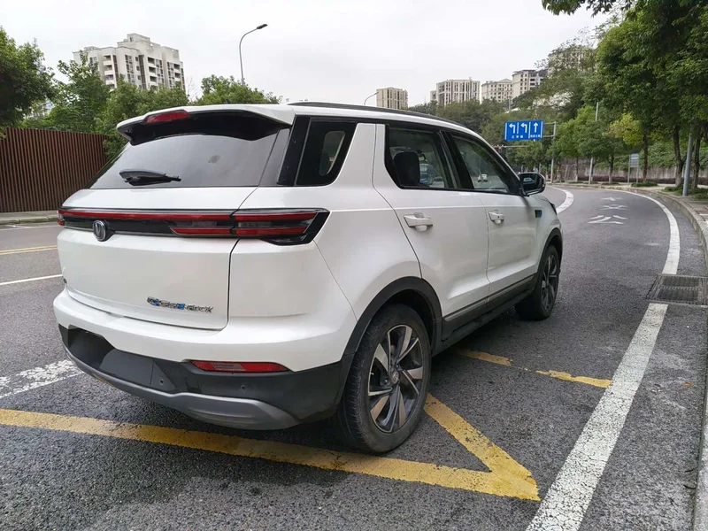 Changan CS55 Pure Electric — фото 4