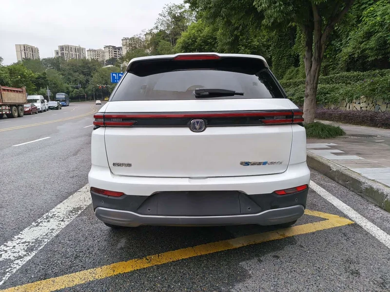 Changan CS55 Pure Electric — фото 5