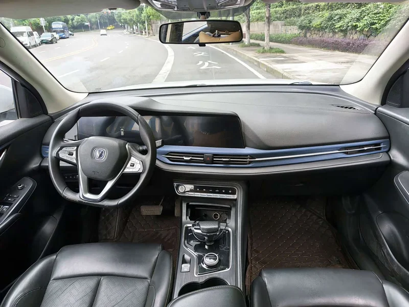 Changan CS55 Pure Electric — фото 8