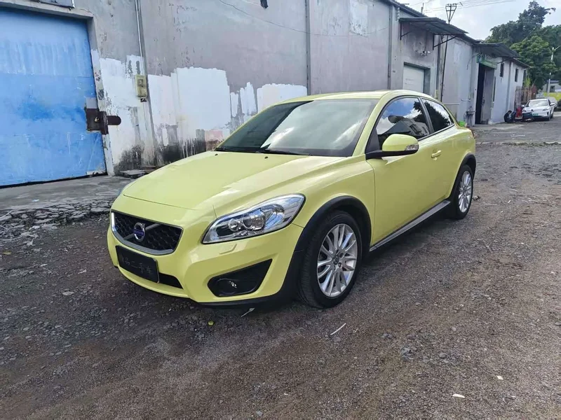 Volvo C30 — фото 1