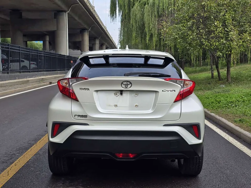 Toyota C-HR — фото 5