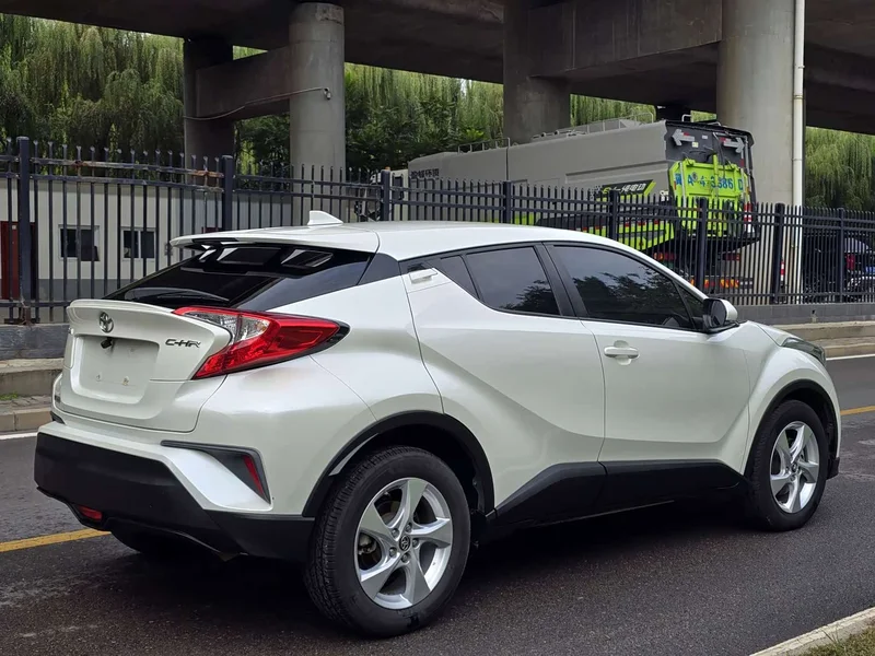Toyota C-HR — фото 6