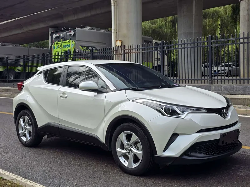Toyota C-HR — фото 7