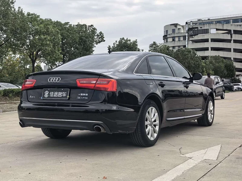 Audi A6L — фото 12