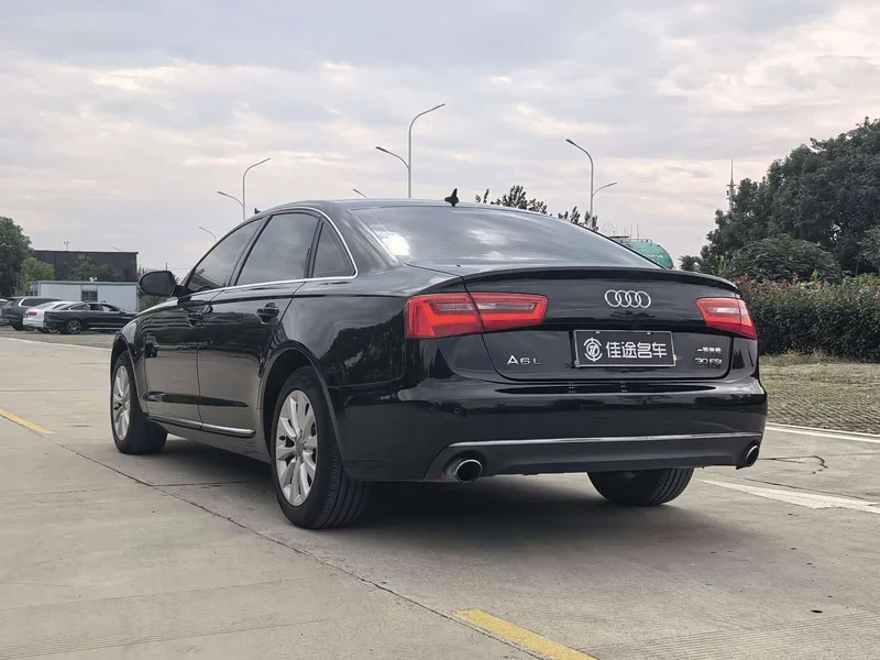 Audi A6L — фото 10