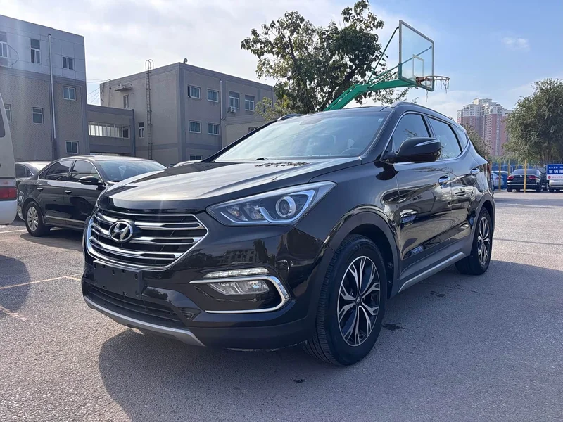 Hyundai Santa Fe — фото 1