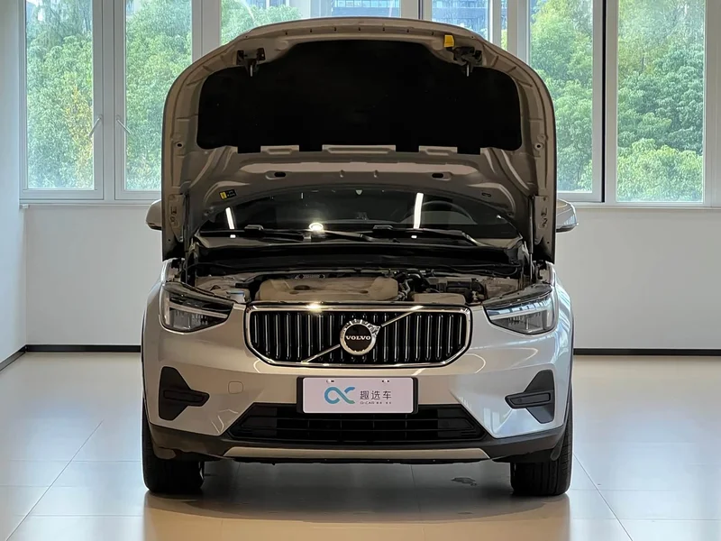 Volvo XC40 — фото 15