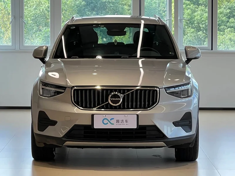 Volvo XC40 — фото 2