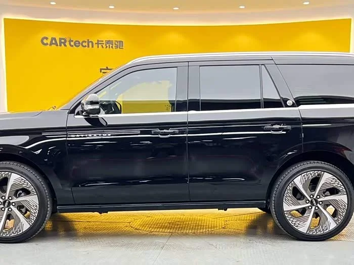 Lincoln Navigator — фото 7