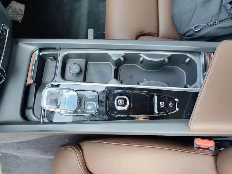 Volvo S60 — фото 10
