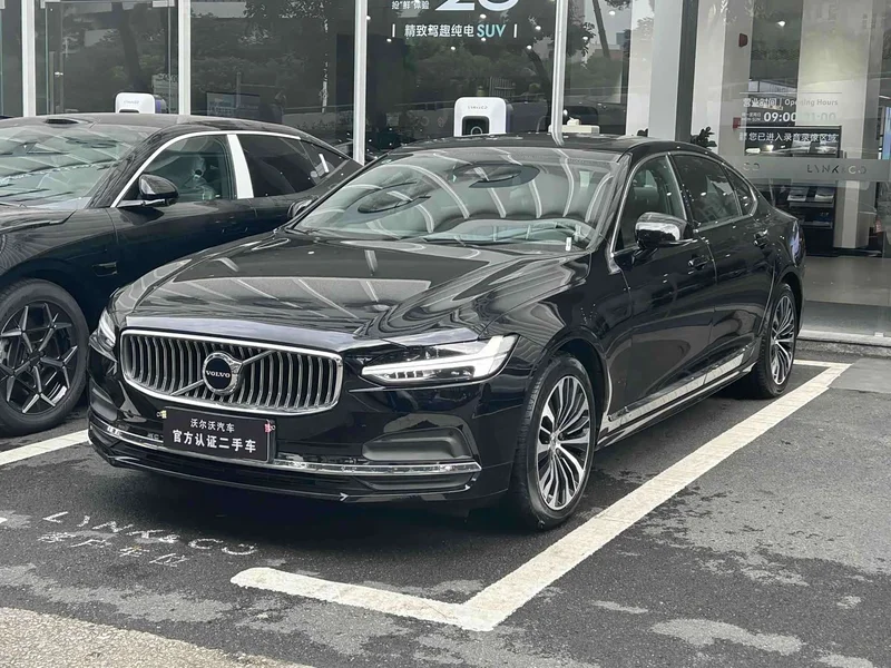Volvo S90 — фото 1