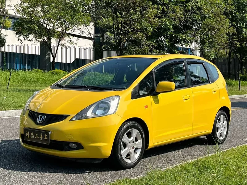 Honda Fit — фото 1