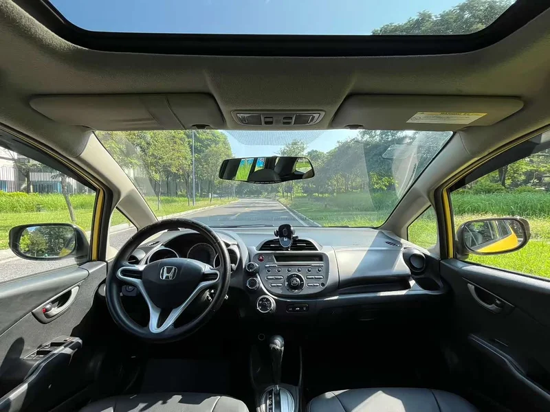 Honda Fit — фото 7