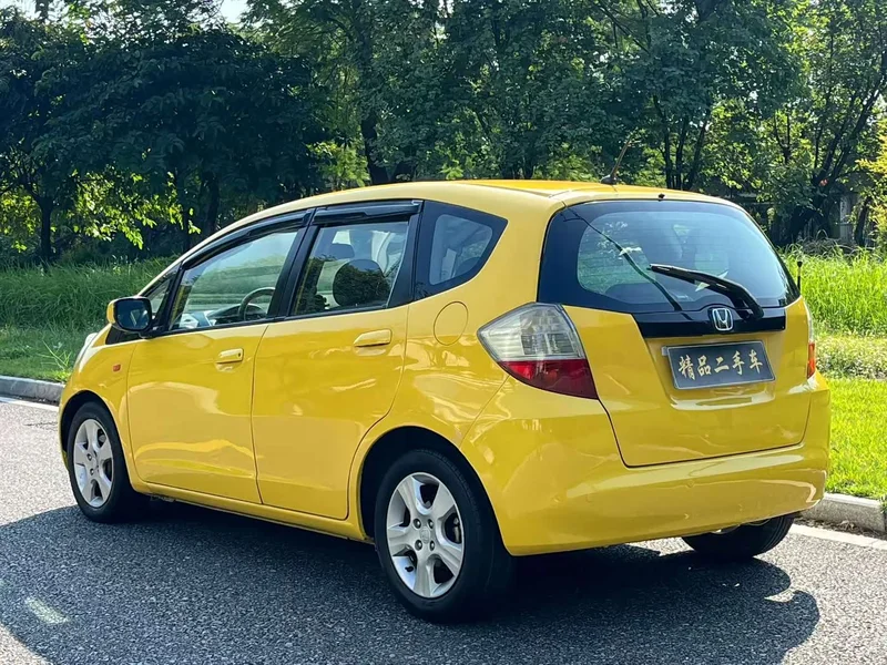 Honda Fit — фото 9