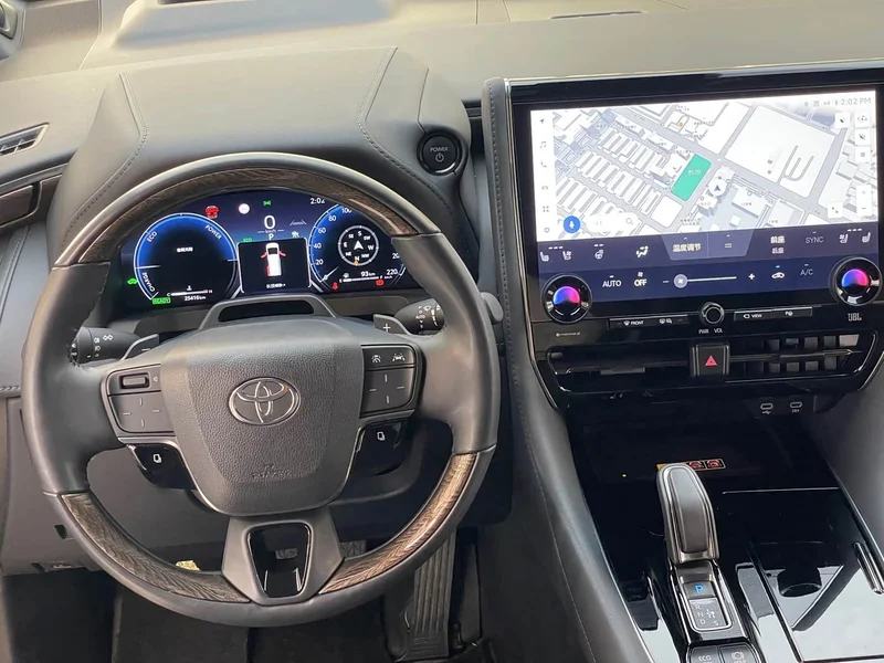 Toyota Alphard — фото 11