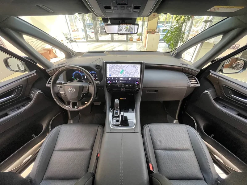 Toyota Alphard — фото 14