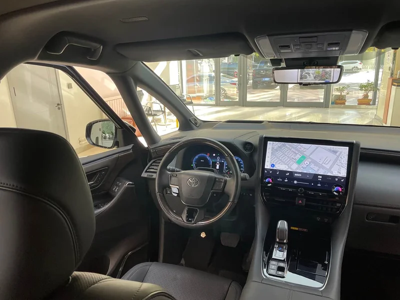 Toyota Alphard — фото 15