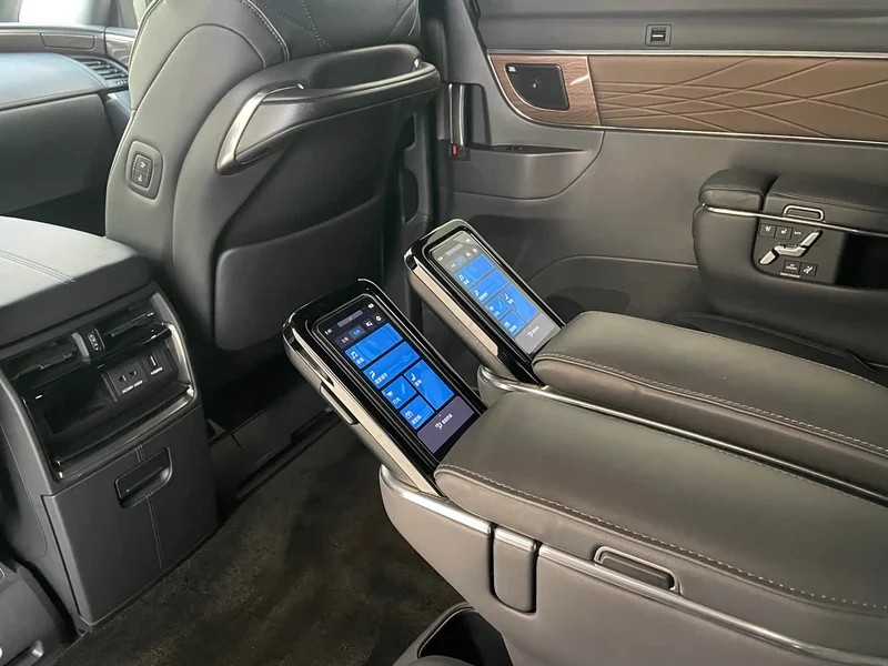 Toyota Alphard — фото 17