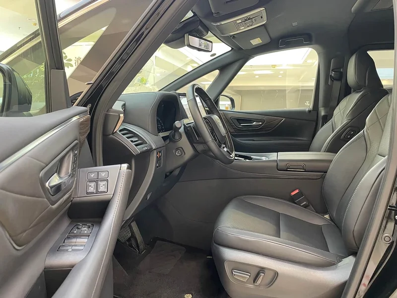 Toyota Alphard — фото 24