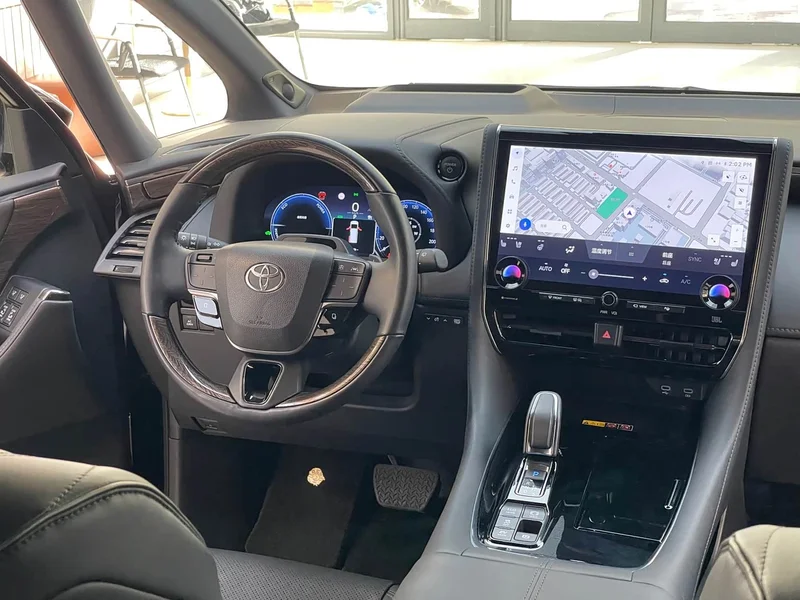 Toyota Alphard — фото 26