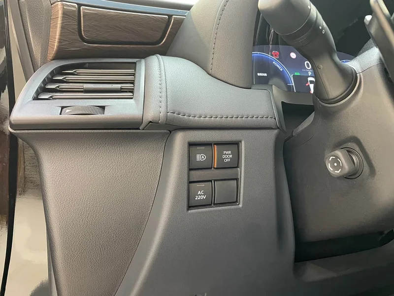 Toyota Alphard — фото 5