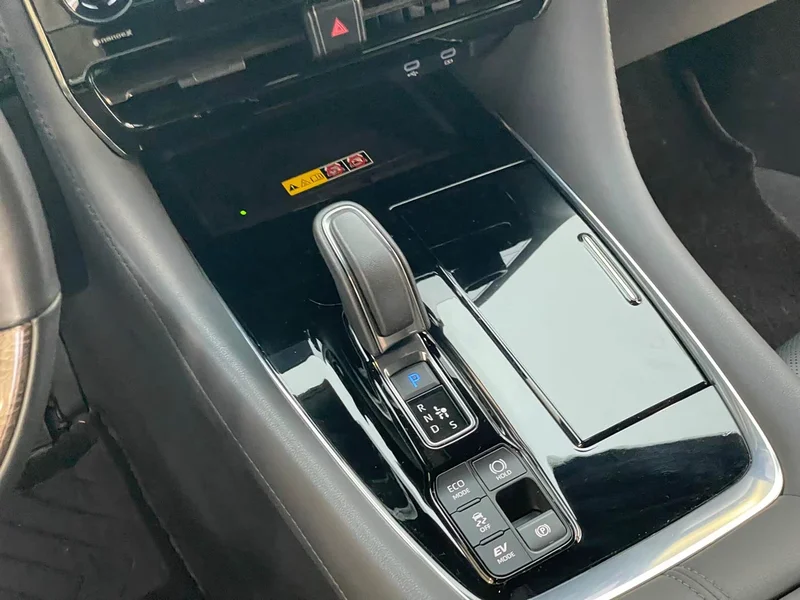 Toyota Alphard — фото 8