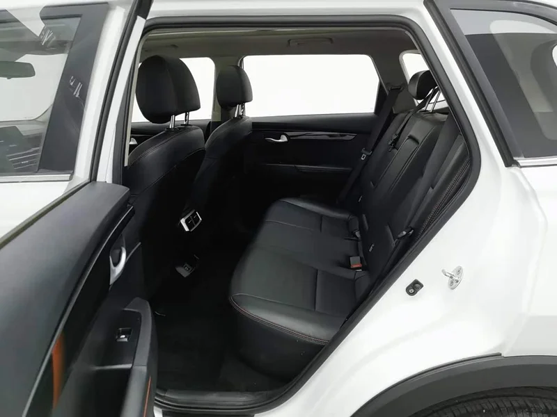 Kia Sportage — фото 15