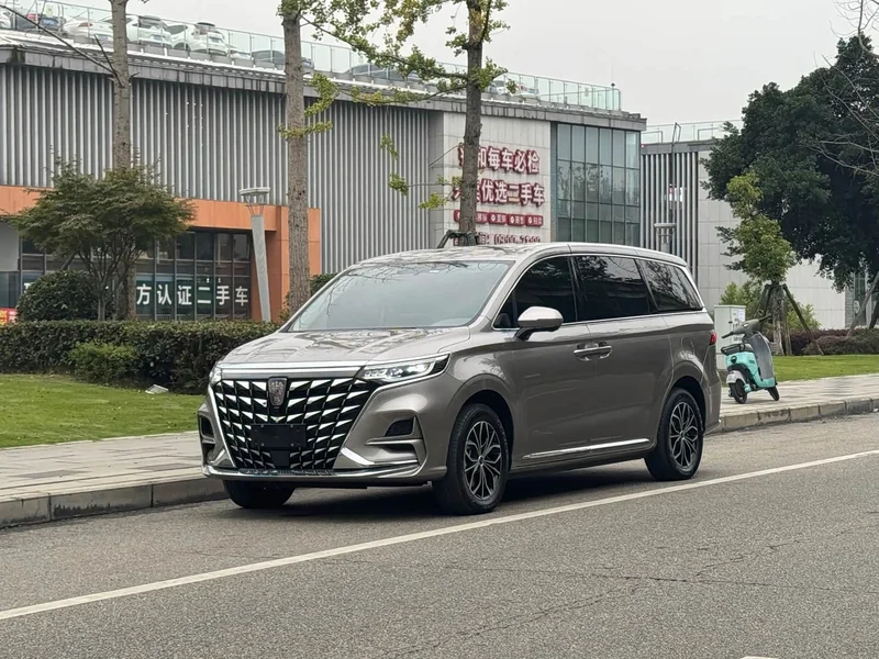 Roewe iMAX8 New Energy — фото 1