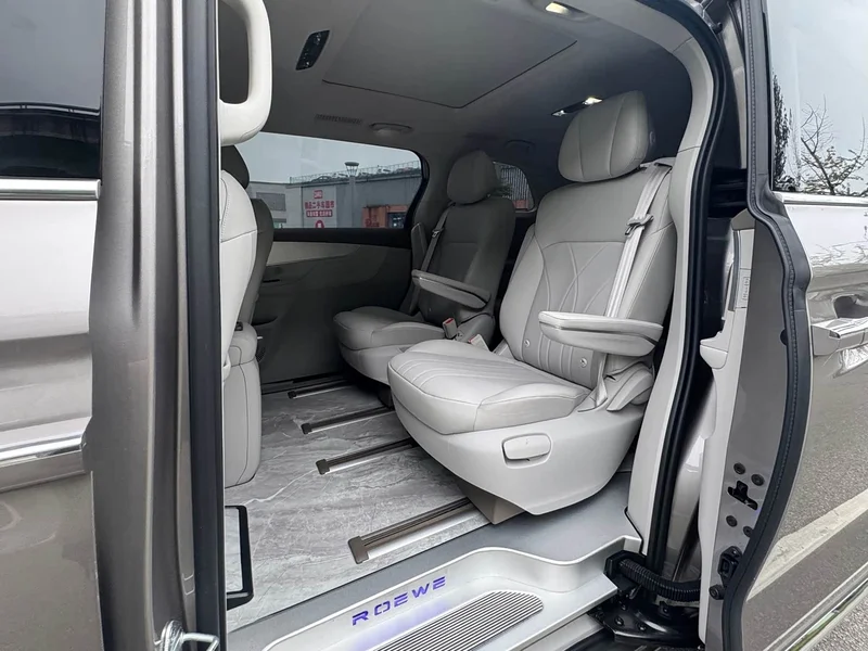 Roewe iMAX8 New Energy — фото 13