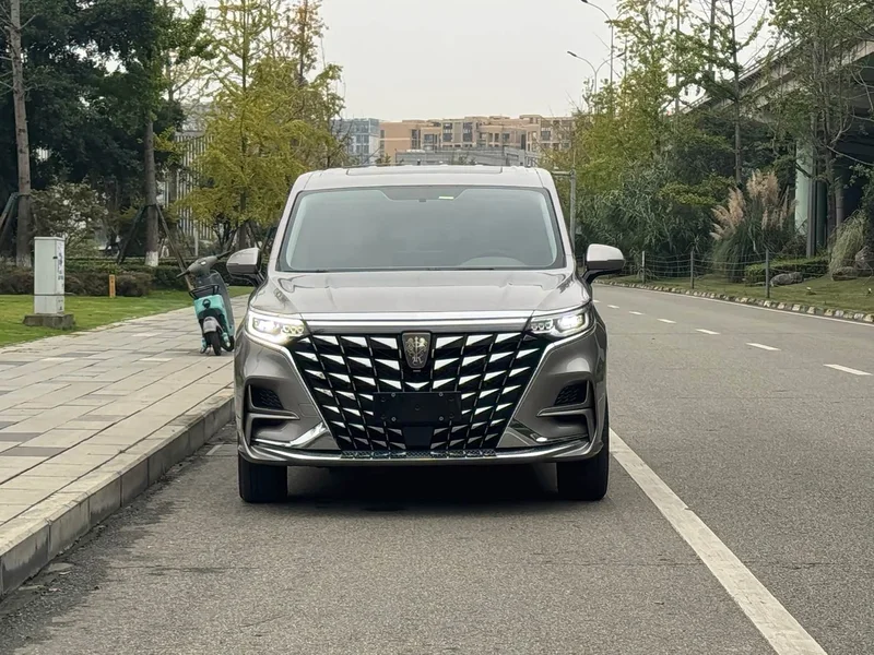 Roewe iMAX8 New Energy — фото 2