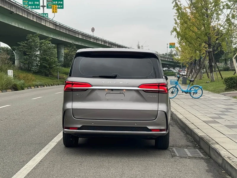 Roewe iMAX8 New Energy — фото 6