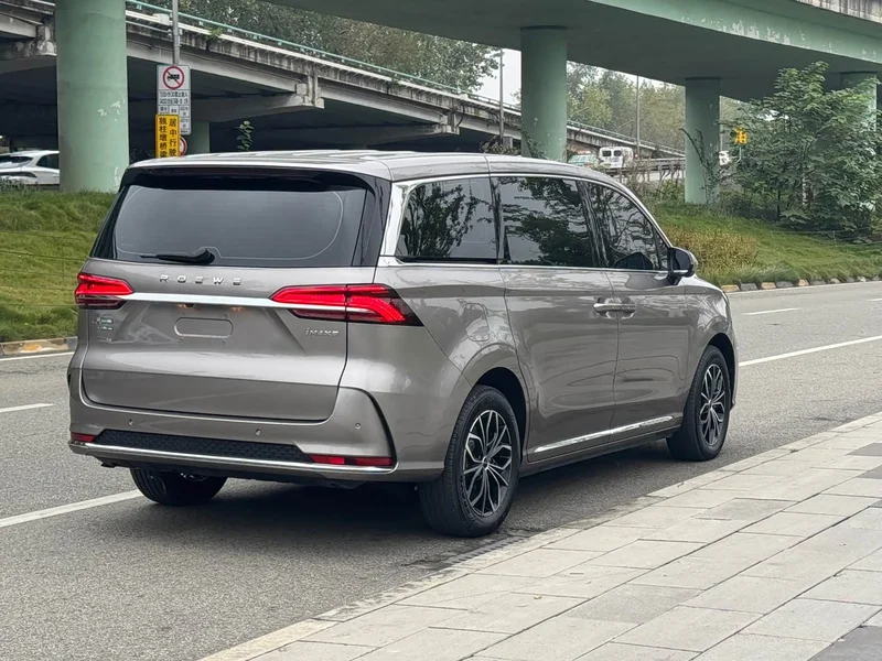 Roewe iMAX8 New Energy — фото 8