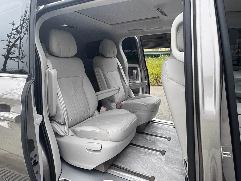 Roewe iMAX8 New Energy — фото 10