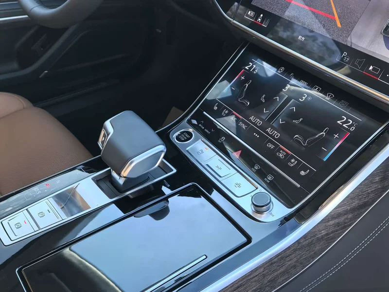 Audi A8 — фото 13