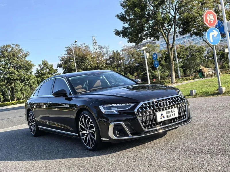 Audi A8 — фото 3