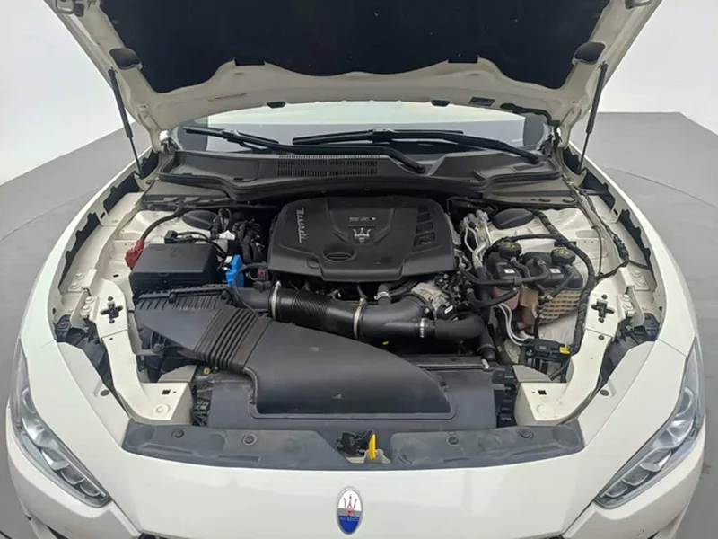 Maserati Ghibli — фото 13