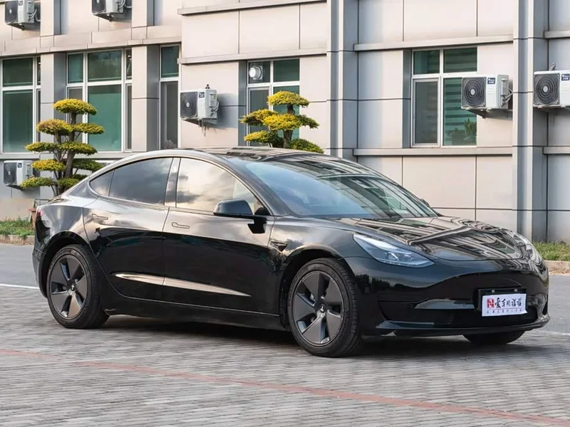 Tesla Model 3 — фото 4