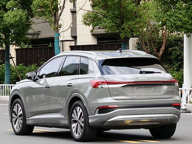 Audi Q4 e-tron — фото 10