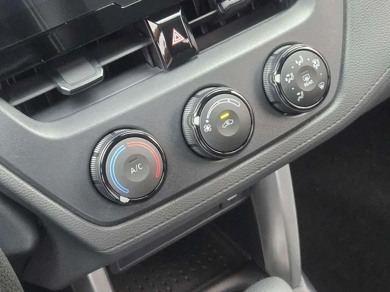 Toyota Corolla Cross — фото 16